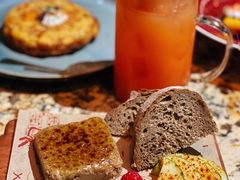 皇后鹅肝酱配面包-BROWNSTONE布朗石西班牙餐厅(富城店)