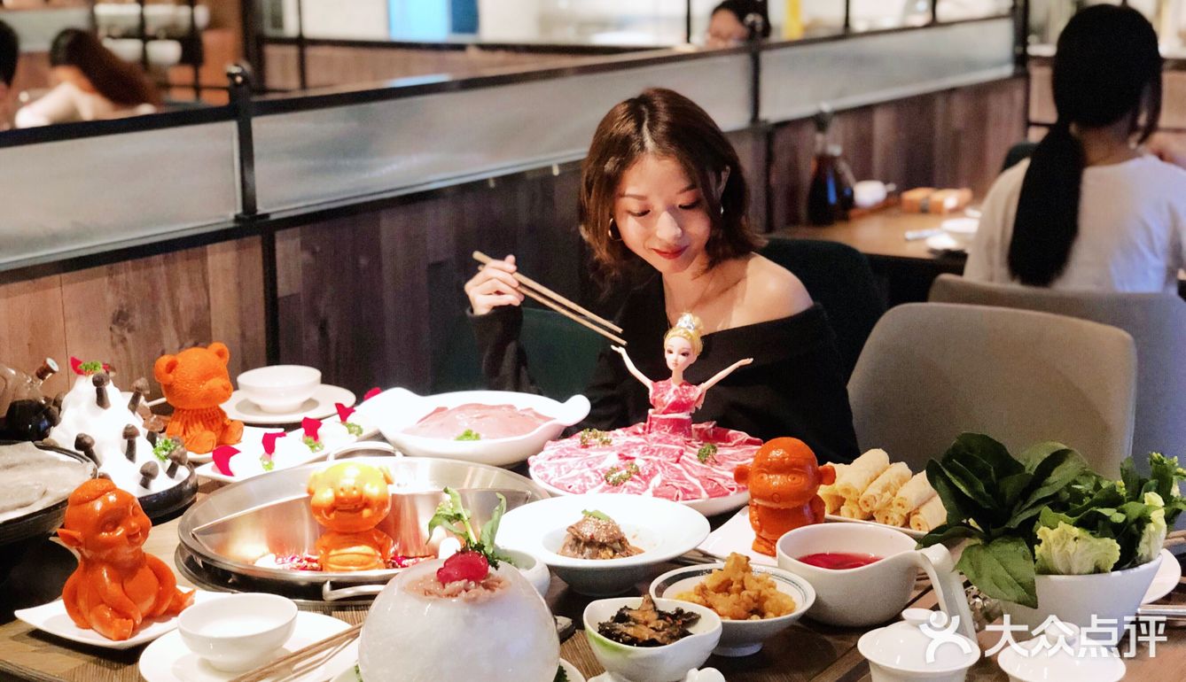 吹爆灯的重庆火锅店！味道超级巴适哦～