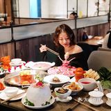 吹爆灯的重庆火锅店！味道超级巴适哦～