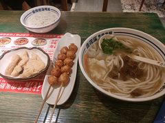 -鑫花溪牛肉米粉(东环大润发店)