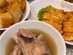 -爱雍·乌节