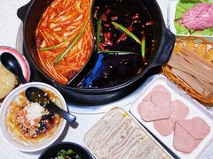 鸳鸯红汤-钢管厂歆瑞源油卤串串香(春熙路太古里店)