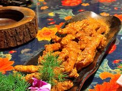 -月亮眼花园餐厅书吧酒吧