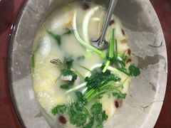 -姚记抚仙湖石锅鱼庄