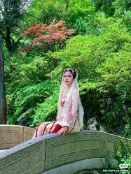 -古绫丝绸旗袍体验馆