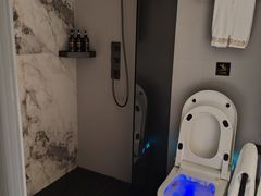 -万泊酒店(长沙五一广场国金中心店)