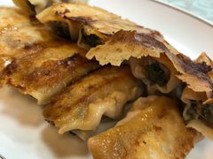 鲜肉虾仁锅贴-燕春楼(海河华鼎店)