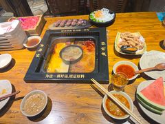 -老牌坊云南鱼豆花火锅(爱建店)