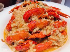 -肥肥虾庄·金牌油焖大虾(汉街SKP店)