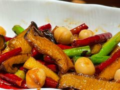 羊肚菌麻辣香锅-庆春朴门