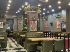卡座-愉肴麻辣香锅(中山路店)