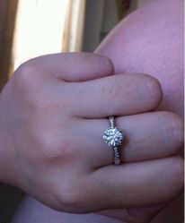 -威德钻石-克拉钻大本营(南京东路店)