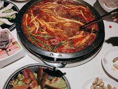 -茅草房·河畔园林火锅