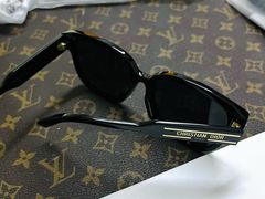 -目艮眼镜SHOWROOM(品牌集合店)