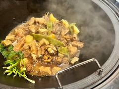 铁锅炖小鸡-冰城焰会大丰收铁锅炖(萝岗万达金街店)
