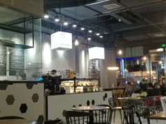 大堂-HELLO 27 意面·沙拉·帕尼尼