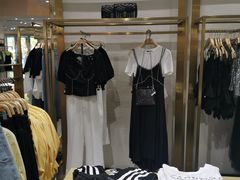 -URBAN REVIVO(济南世茂广场店)