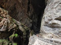 -龙水峡地缝景区