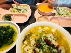 -月枫江南小馆(绿地缤纷广场店)