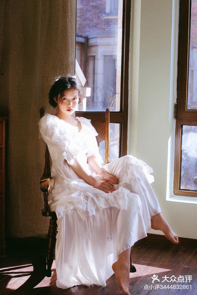 10月6日 15:27 关注 复古写真 92摄影风格:复古写真,胶卷纪实,唯美