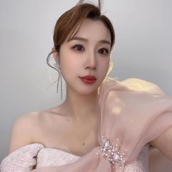 -派丽莫Pellimo原创设计婚纱品牌