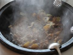 -粘豆包柴火铁锅炖