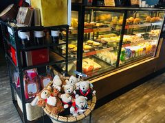 面包甜点陈列柜-星巴克(花木plus乐坊店)