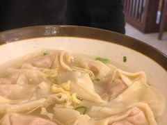 虾仁馄饨-鑫震源·苏式大虾生煎(彩香店)
