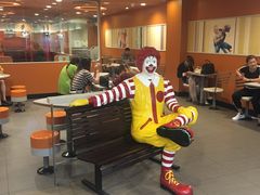 等位区-麦当劳(温州人民路店)