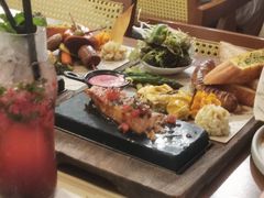 -Mark&Mars Restaurant