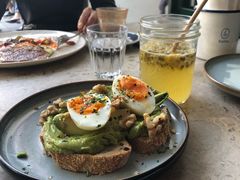 牛油果煮蛋吐司-RAC BAR(安福路店)