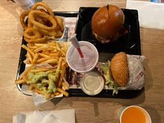 -The Habit Burger Grill 哈比特汉堡(复兴soho店)