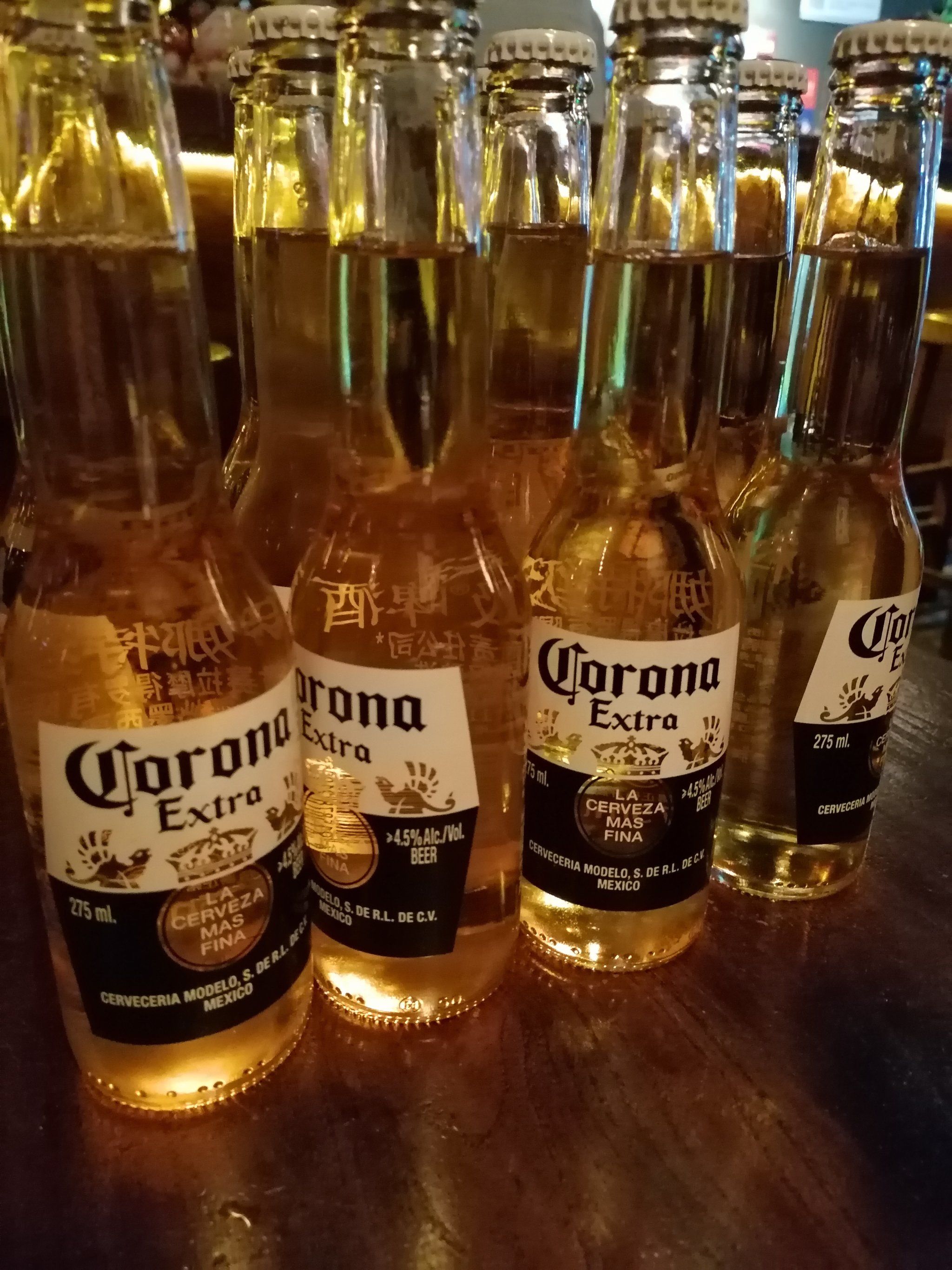 非常的嗨,晚上10:30会有歌手驻唱,你可以听着歌喝着小酒与朋友愉快的