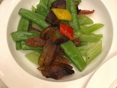 荷芹炒腊味-君思港湾(富强店)