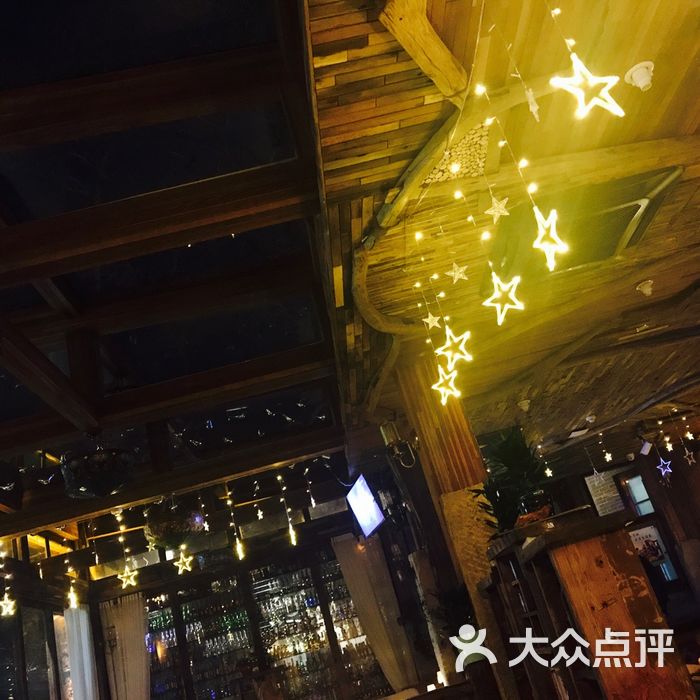 木言木语西餐酒吧