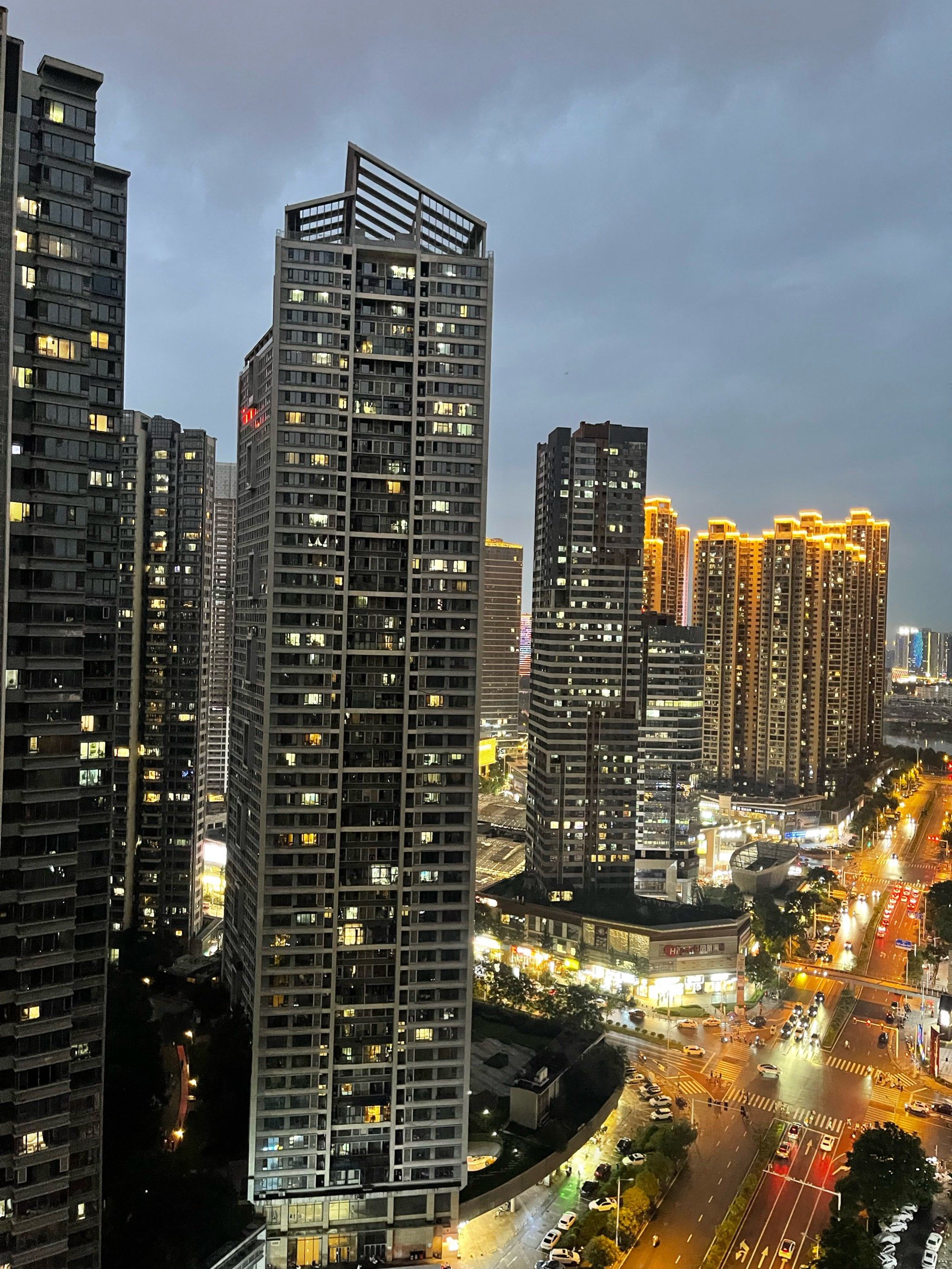 夜幕下的高楼