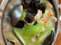 骨汤面筋烩丝瓜-东方饺子王(大屯路店)