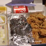 酒店前台帮忙定的炸鸡外卖 感觉韩国的炸鸡不用仔细挑牌