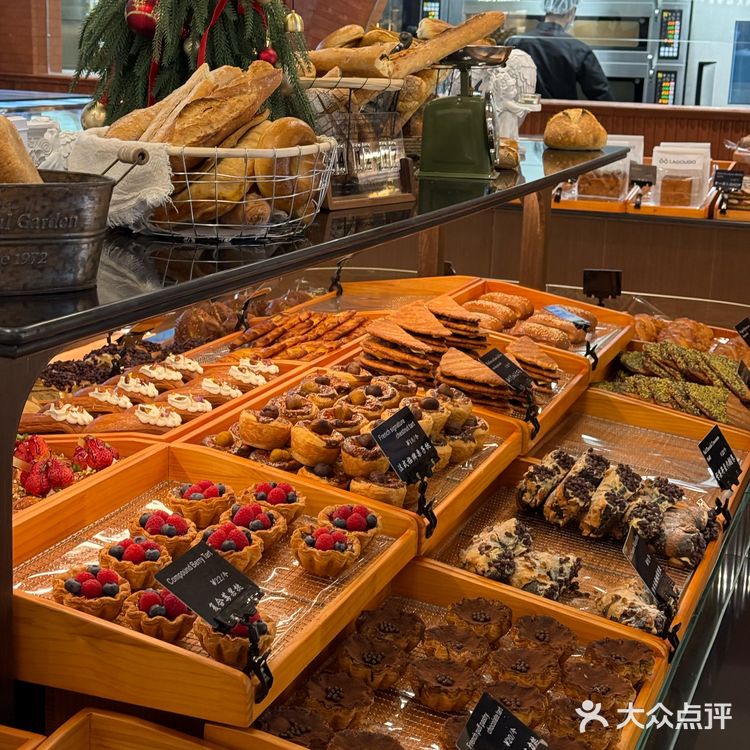 沈阳中街新开的！！面包脑袋冲冲冲！真心好吃😋