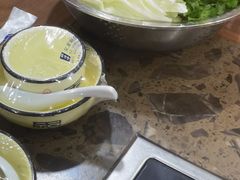 -黄利砖万峰林布依特色酸笋牛肉馆