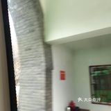迫不及待地由远及近、自上而下地眺望