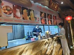 -城墙拐拐火锅(三峡广场黑金冠店)