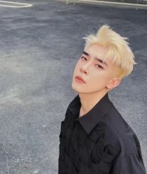 -艺格造型染发烫发
