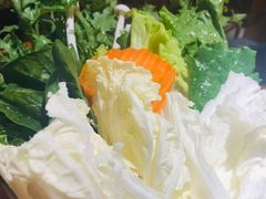 -野山舂·贵州现舂酸汤火锅(鸿通城店)