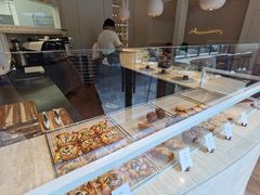 -VERIE BAKEHOUSE