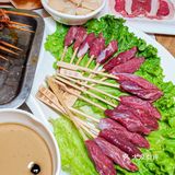 涮肉、烤串，在揽月斋都能吃到~