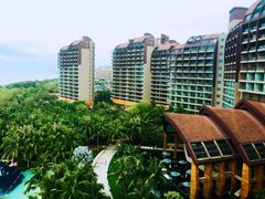 -三亚湾海居铂尔曼度假酒店