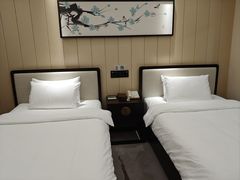 -广东大厦酒店(广州北京路步行街纪念堂地铁站店)