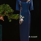 这件新中式改良旗袍太显身材啦！