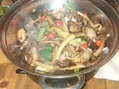 -胡桃里音乐餐厅(陶溪川店)(川湘赣菜·世界百大酒庄直供红酒·音乐表演)